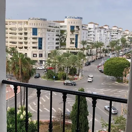 Holidays Banus דירה *